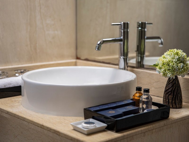 Authentic Hanoi Boutique Hotel 39