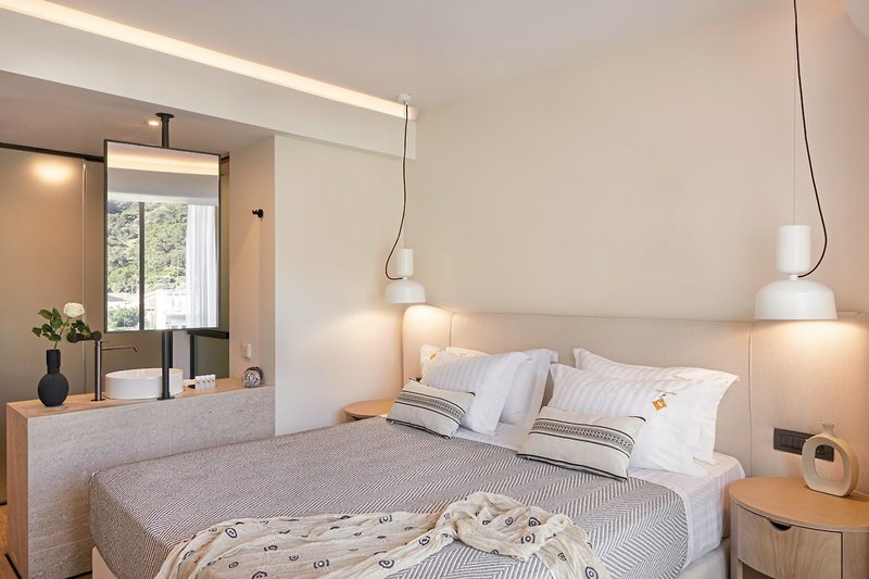 Erato Seaside Hotel 3