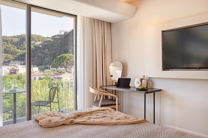 Erato Seaside Hotel 4