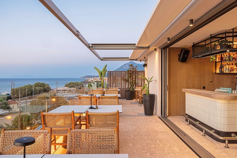 Erato Seaside Hotel 6