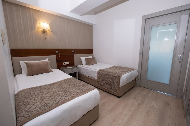 Side Star Resort 82