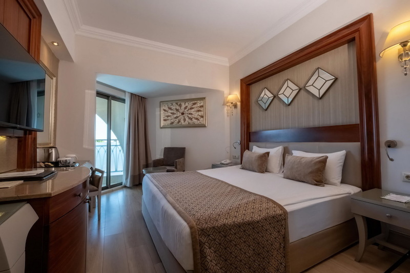 Side Star Resort 84