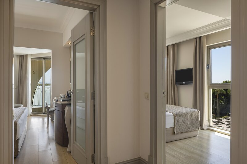 Side Star Resort 24