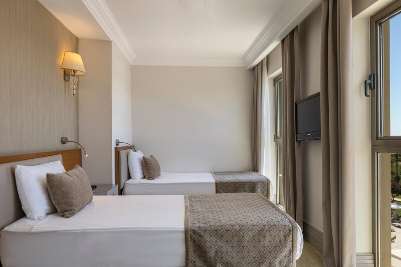 Side Star Resort 90