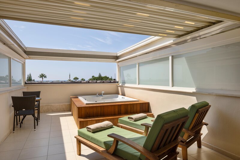 Side Star Resort 105