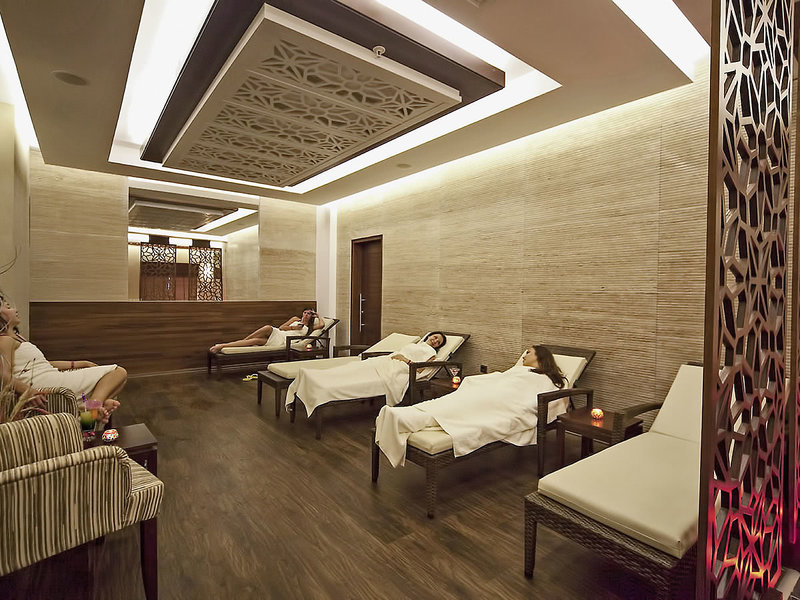 Side Star Resort 24