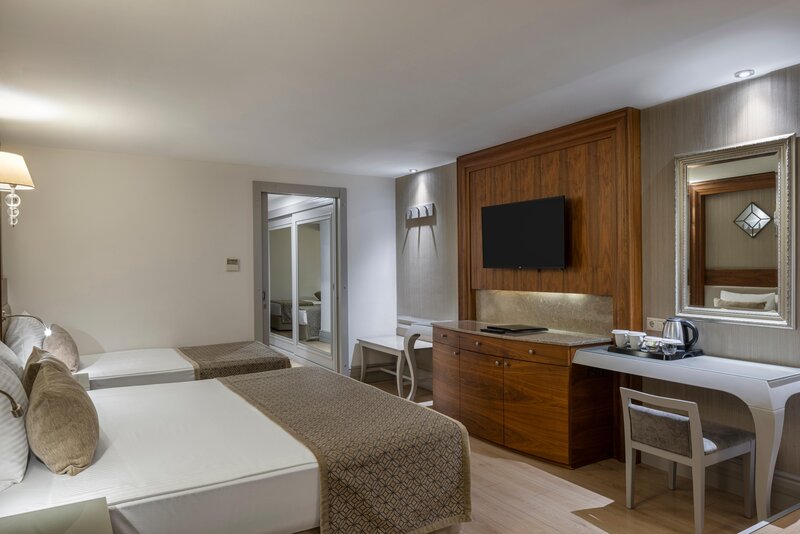 Side Star Resort 79