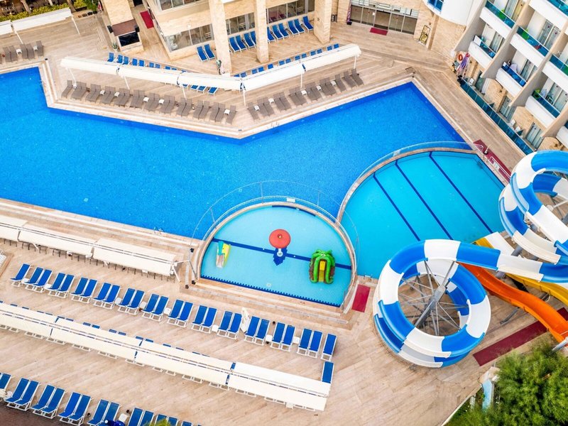 Ramada Resort Side 18