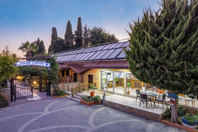 Özlem Garden Hotel 16
