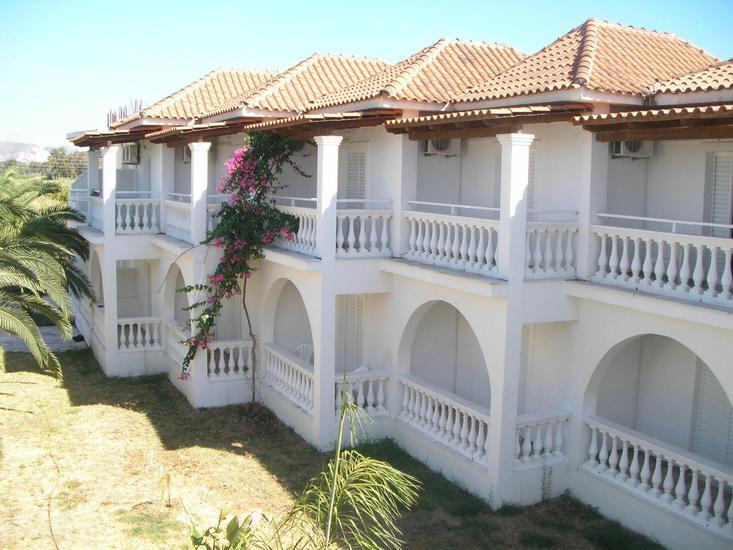 Mariana Hotel & Studios 1