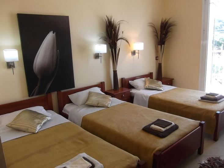 Mariana Hotel & Studios 9