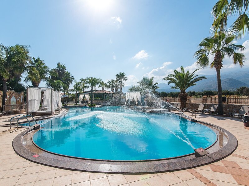 Oasis Studio Apartments 2