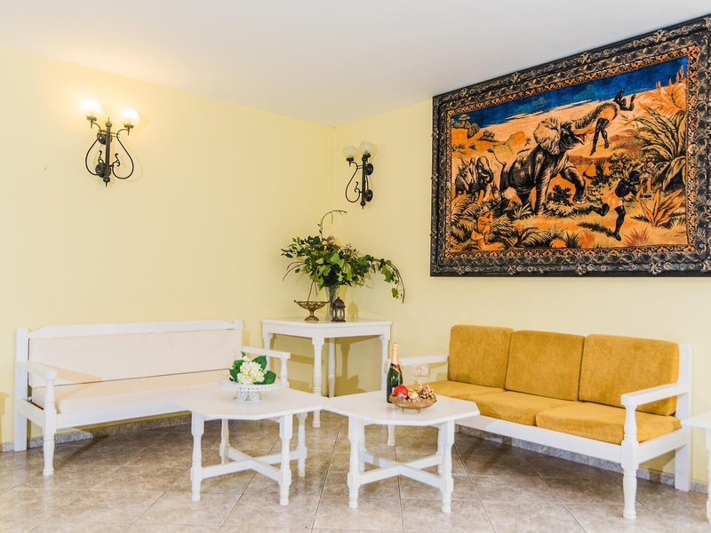 Oasis Studio Apartments 5