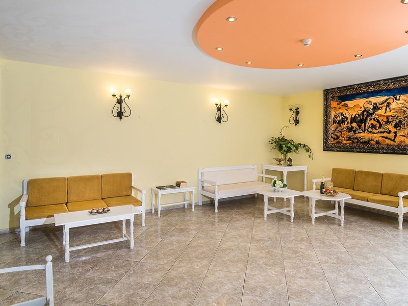 Oasis Studio Apartments 6