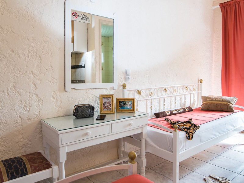 Oasis Studio Apartments 12