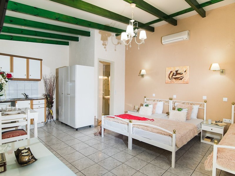 Oasis Studio Apartments 16