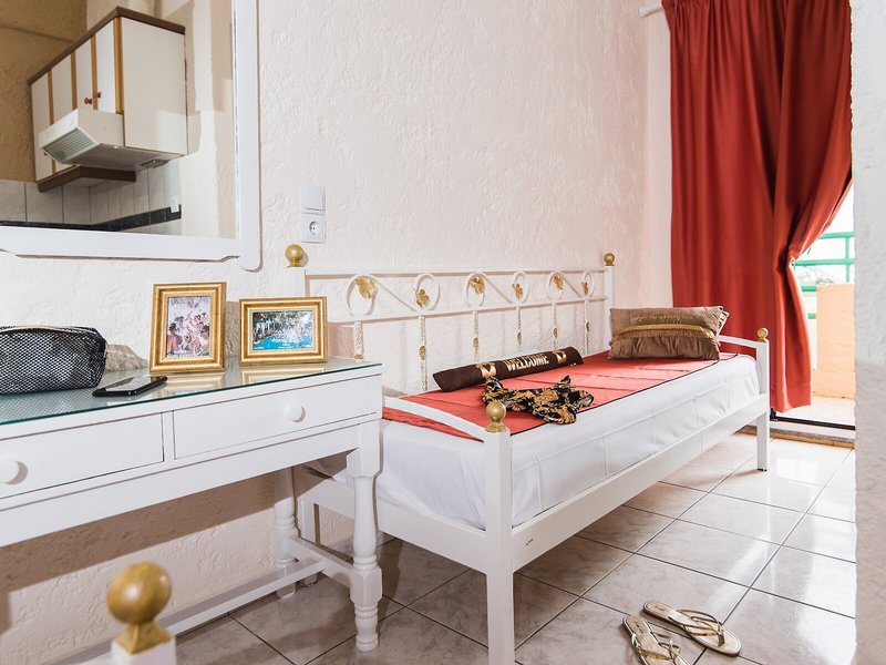 Oasis Studio Apartments 18