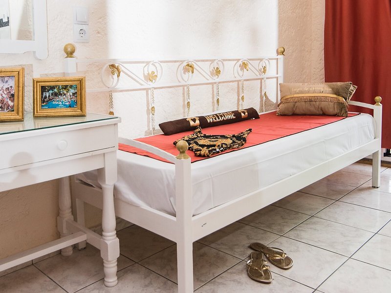 Oasis Studio Apartments 19