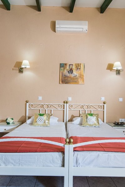 Oasis Studio Apartments 40