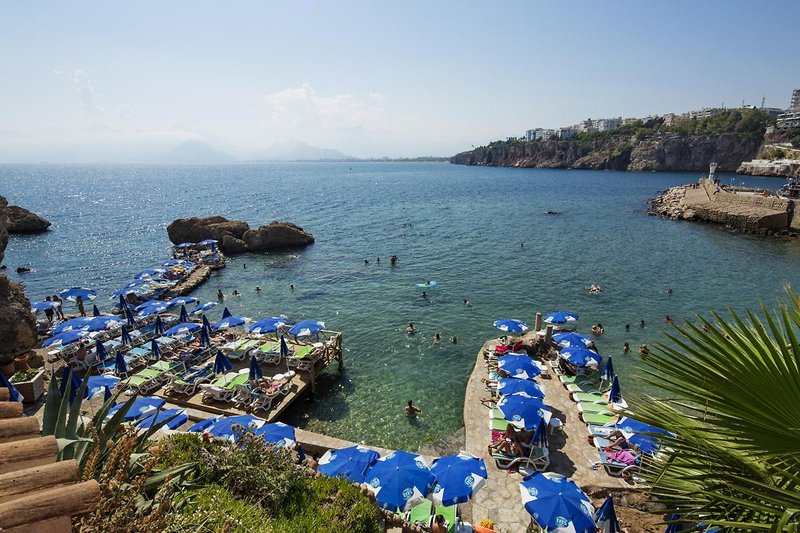 Elegance East Hotel 3