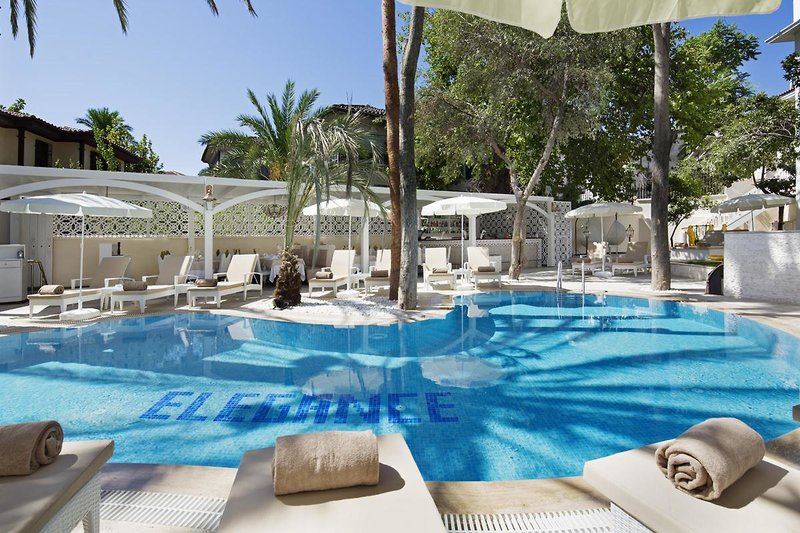 Elegance East Hotel 4