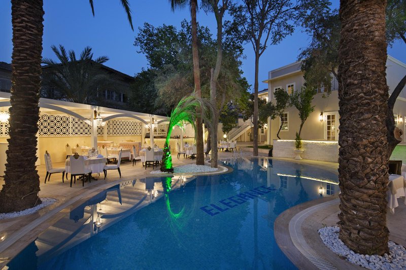 Elegance East Hotel 7