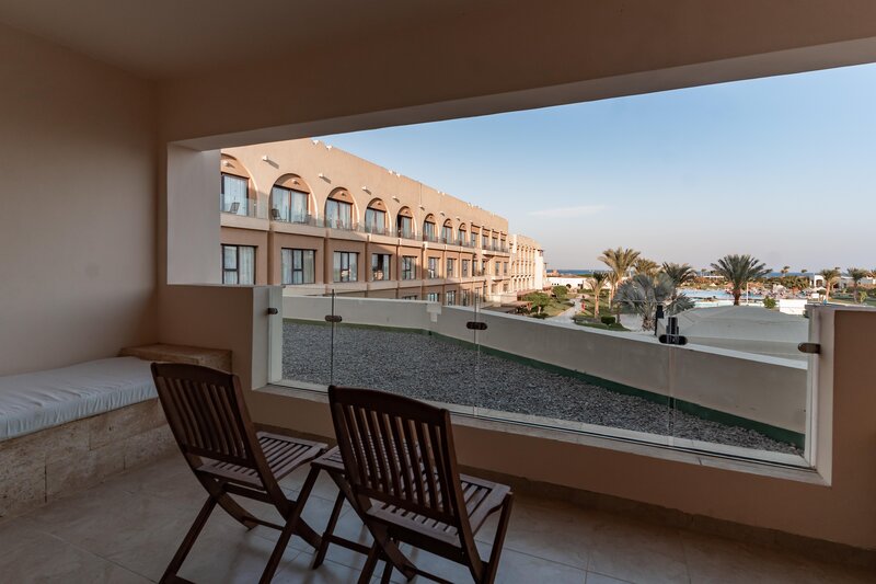 Mövenpick Resort & Spa Soma Bay 13