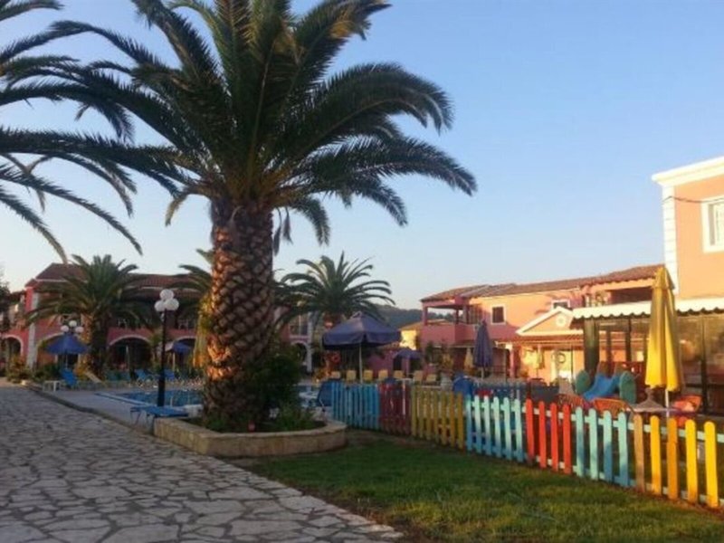 Billy & Sandra Apartments 1