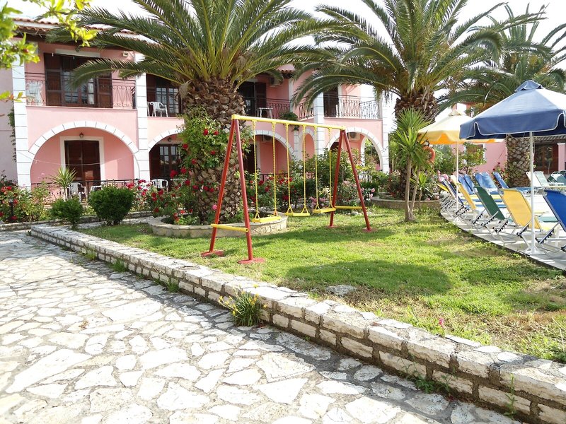 Billy & Sandra Apartments 3