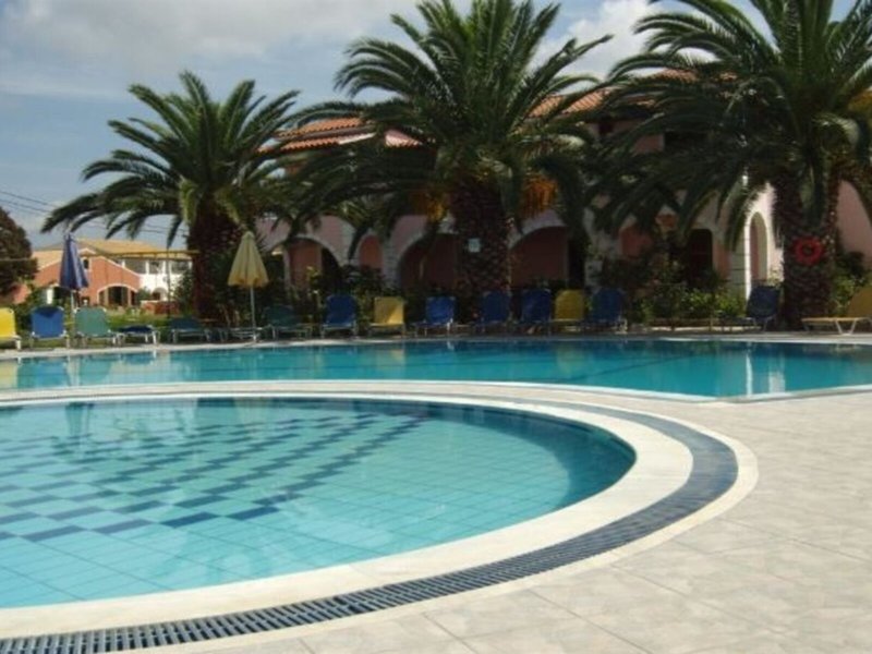 Billy & Sandra Apartments 4