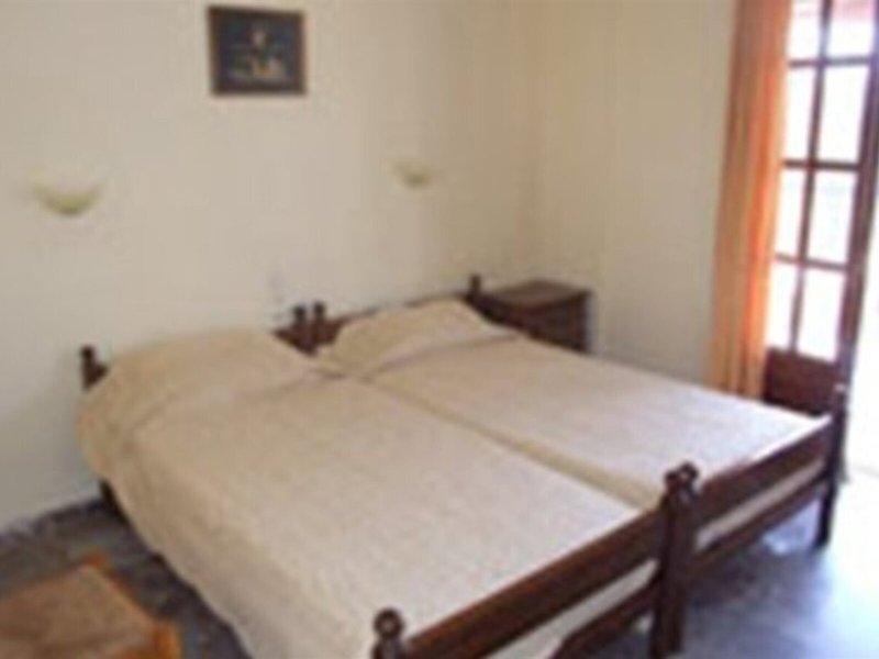 Billy & Sandra Apartments 10