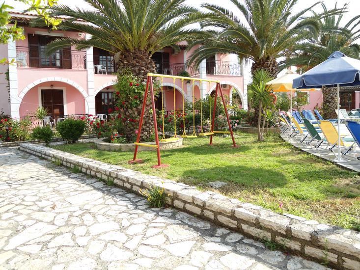 Billy & Sandra Apartments 4