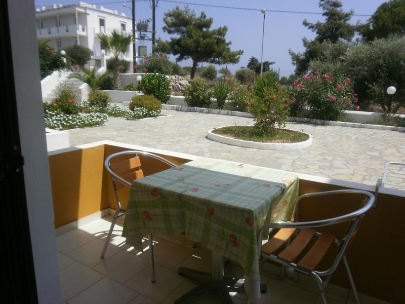 Manolis Studios 16