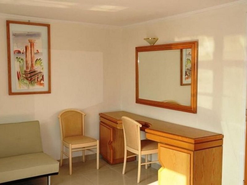 Bristol Sea View Apartments 25