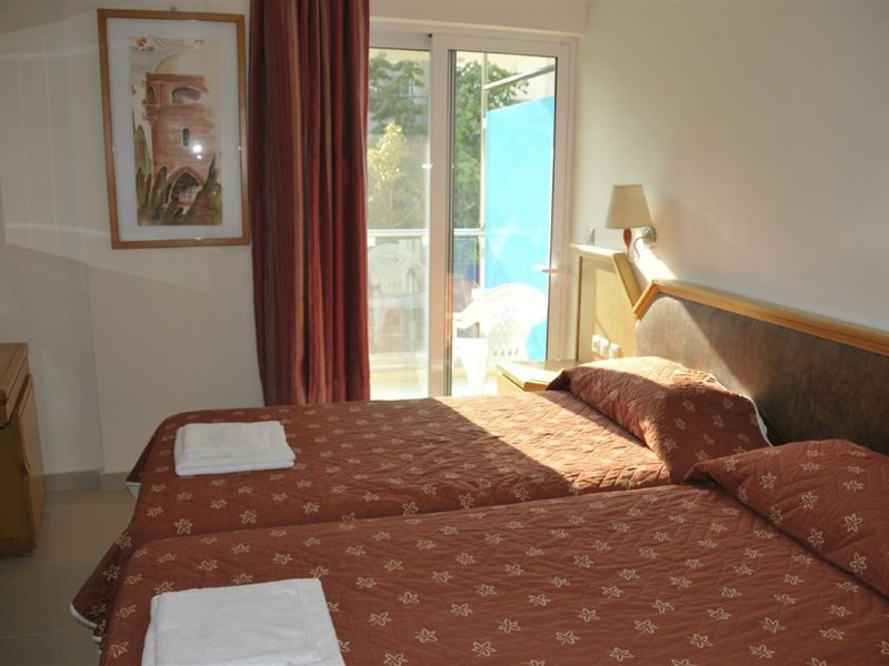 Bristol Sea View Apartments 32