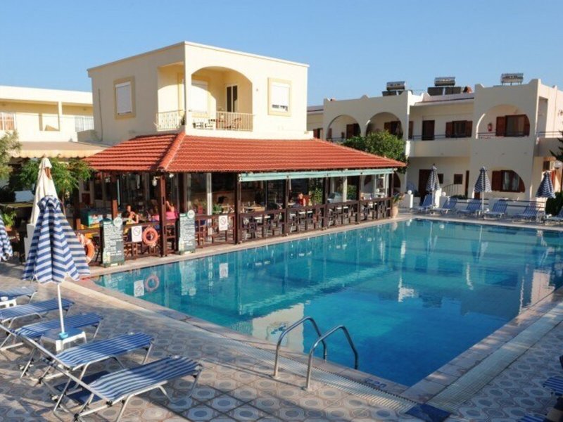 Chrysanthi Hotel - Studio & Apartments 2