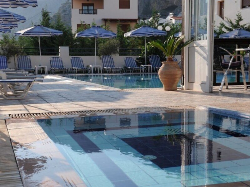 Chrysanthi Hotel - Studio & Apartments 4