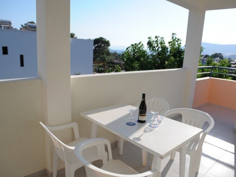 Chrysanthi Hotel - Studio & Apartments 10