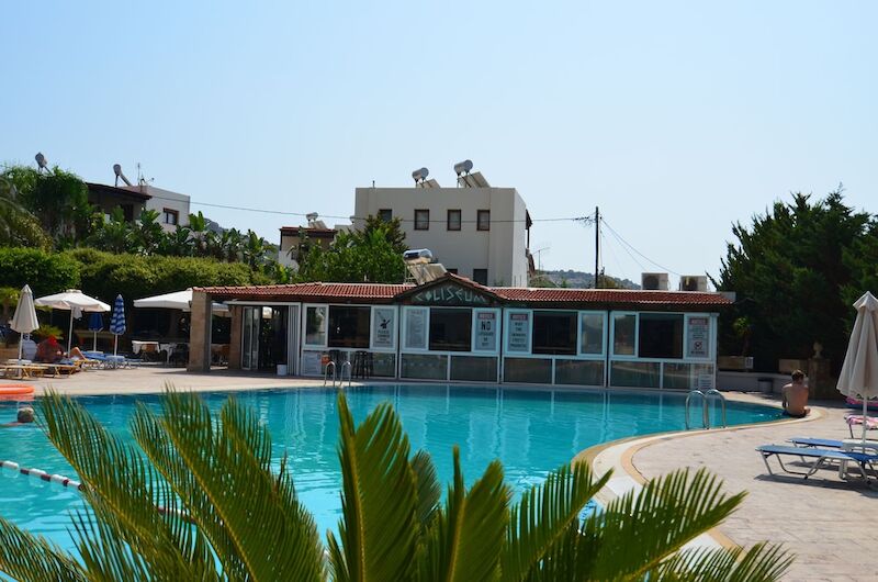 Coliseum Studios & Apartments 2