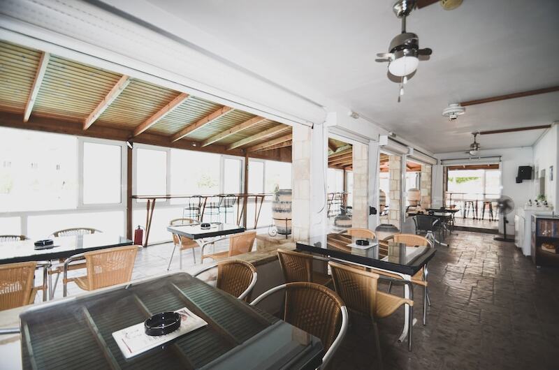 Coliseum Studios & Apartments 7