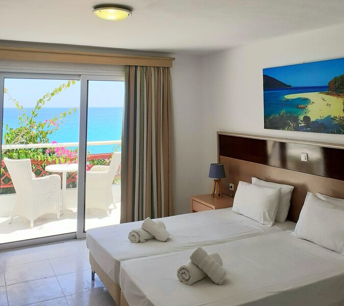 Minos Beach 3