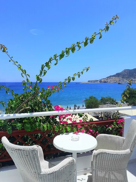 Minos Beach 4