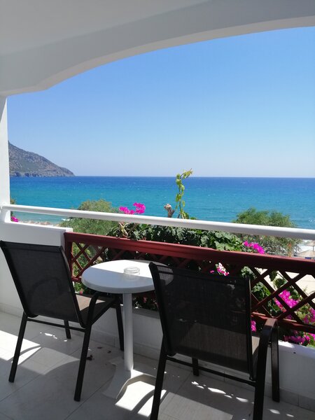 Minos Beach 5