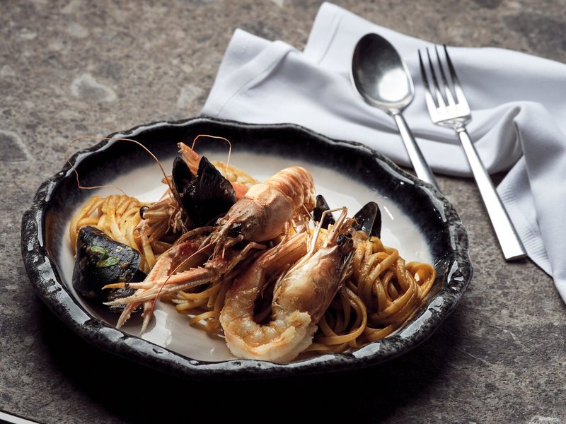 Windmill Bay Hotel 13