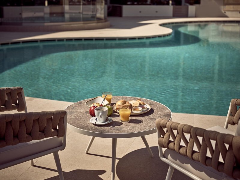 Windmill Bay Hotel 21