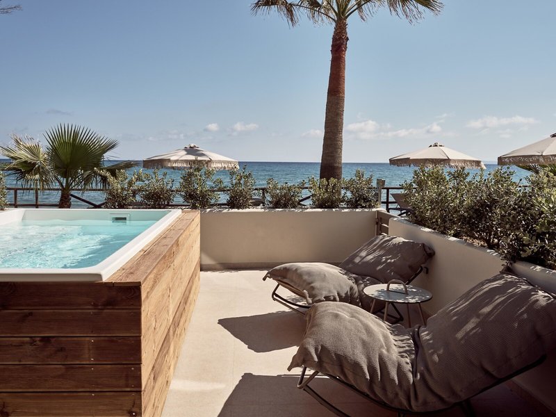 Windmill Bay Hotel 31