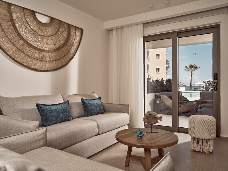 Windmill Bay Hotel 9