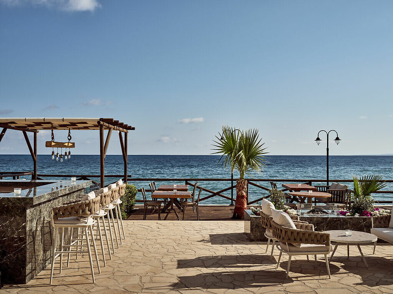 Windmill Bay Hotel 13