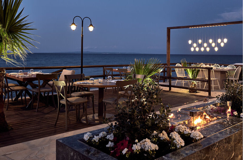 Windmill Bay Hotel 15