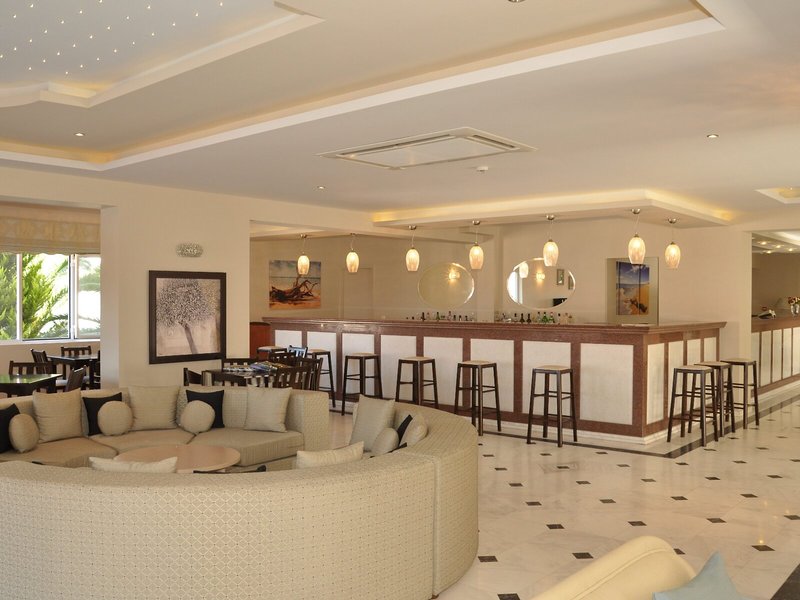 Windmill Studios Aparthotel 20